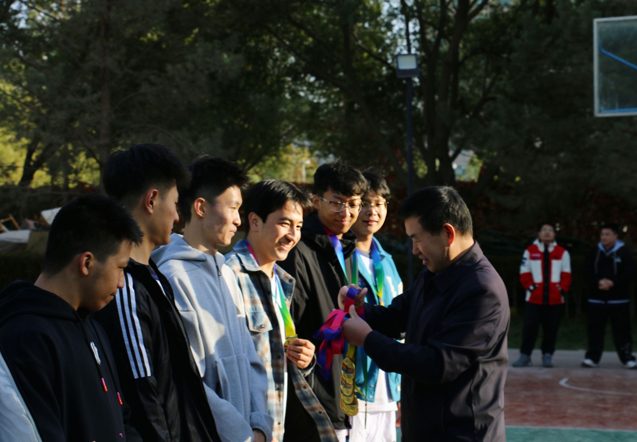 临床医学院“迎新杯”篮球赛顺利举办